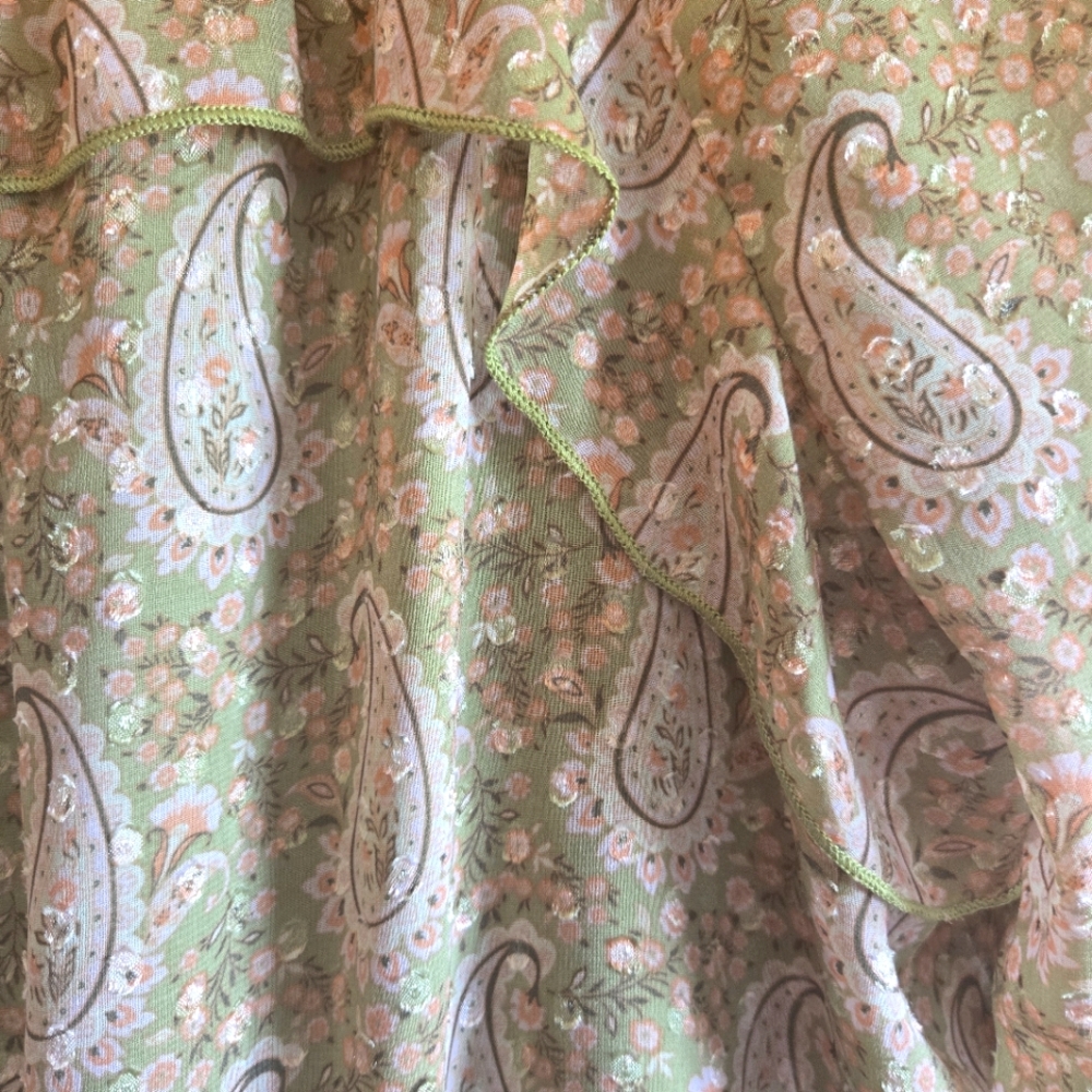 DR2 Paisley Ruffle Top, M - Picture 4 of 8